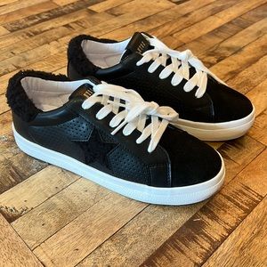 Steve Madden NY90 Star Sneaker Women’s 6 Black